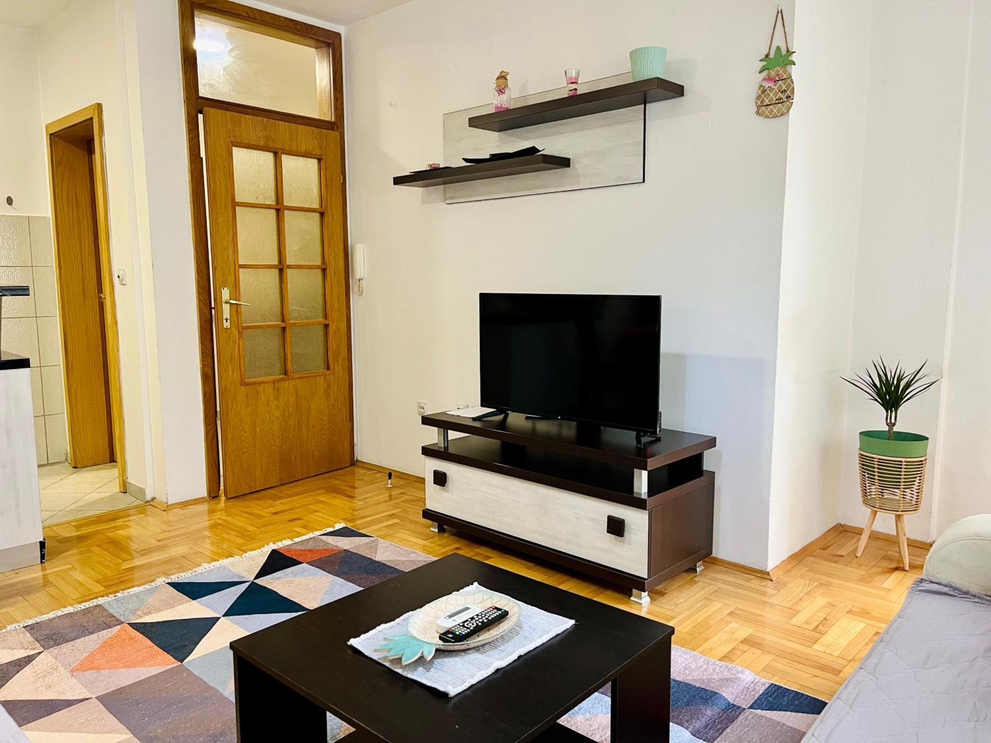 Nancy Apartment Szkopje Kültér fotó
